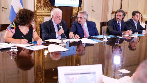 El presidente de Argentina, Alberto Fernández y el ministro de Salud, Gines Garcia El presidente de Argentina, Alberto Fernández y el ministro de Salud, Gines Garcia - Sputnik Mundo