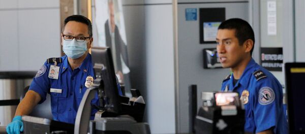 Personal de un aeropuerto (imagen referencial) - Sputnik Mundo