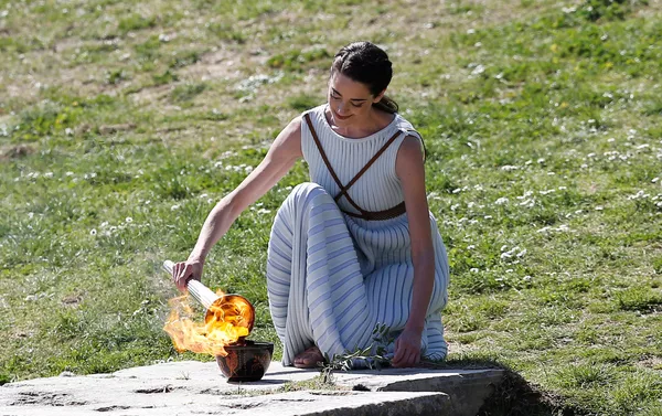 La ceremonia de encendido de la llama olimpica La ceremonia de encendido de la llama olimpica - Sputnik Mundo