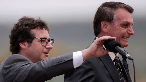 El presidente brasileño, Jair Bolsonaro y el secretario de Comunicación de la Presidencia de Brasil, Fábio Wajngarten El presidente brasileño, Jair Bolsonaro y el secretario de Comunicación de la Presidencia de Brasil, Fábio Wajngarten - Sputnik Mundo