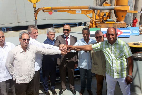 Rusia, EAU y Programa Mundial de Alimentos donan a Cuba descargador de cereales - Sputnik Mundo