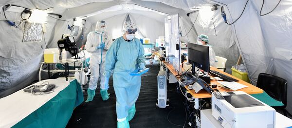 Médicos italianos  - Sputnik Mundo