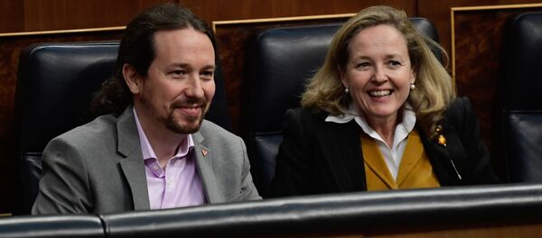 Pablo Iglesias y Nadia Calviño - Sputnik Mundo