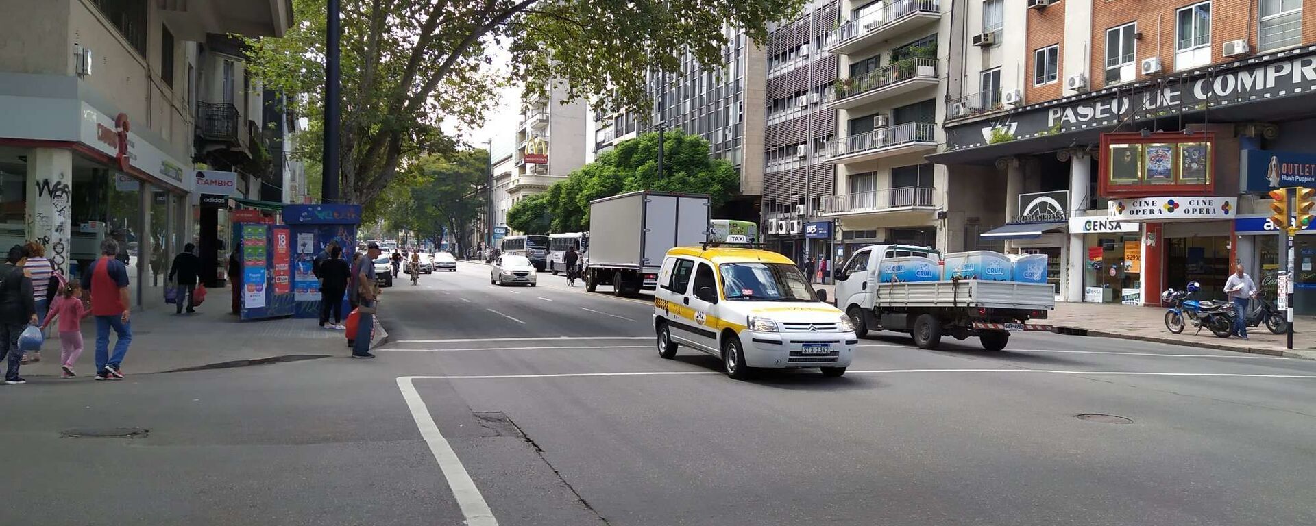 La Avenida 18 de Julio de Montevideo durante la pandemia por coronavirus - Sputnik Mundo, 1920, 14.10.2022