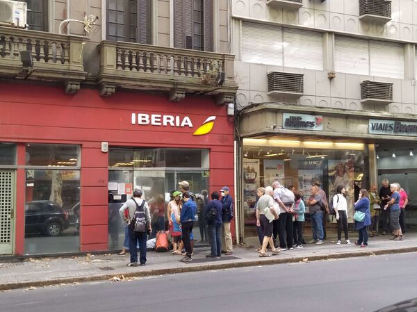 El coronavirus llegó a Uruguay entre memes, papel higiénico y contradicciones | Fotos, vídeos - Sputnik Mundo