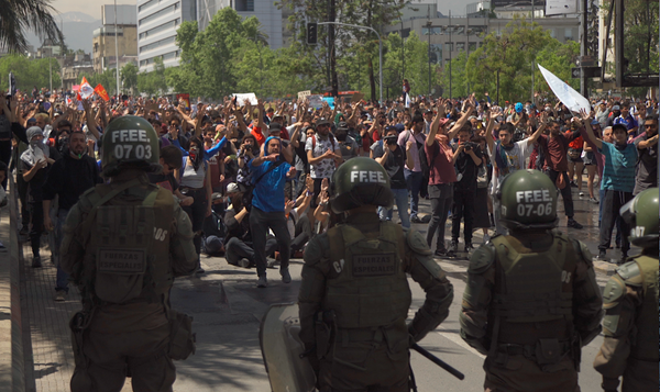 COVID-19 en Chile: las manifestaciones no se frenan, a pesar del virus COVID-19 en Chile: las manifestaciones no se frenan, a pesar del virus - Sputnik Mundo