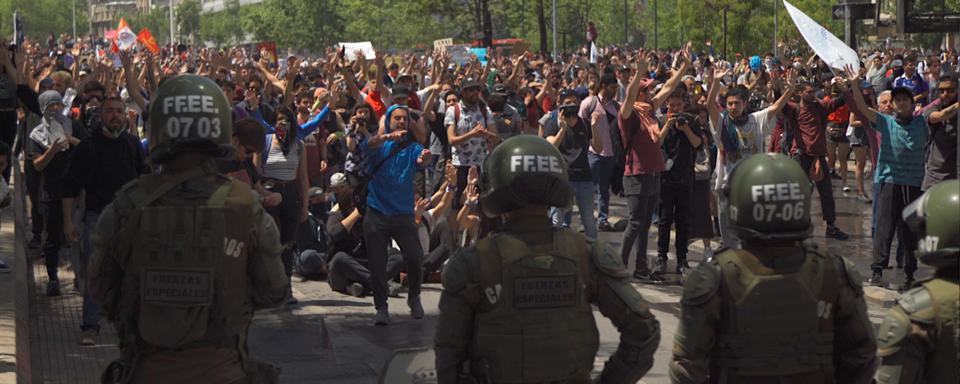 Manifestaciones frente a la Policía  - Sputnik Mundo, 1920, 09.02.2022