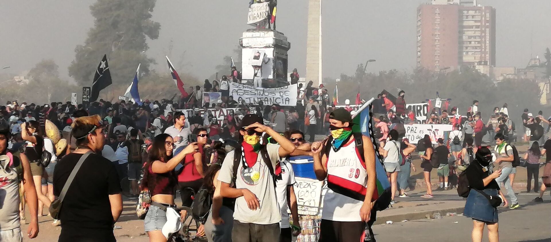 Manifestantes en Plaza de la Dignidad  - Sputnik Mundo, 1920, 31.12.2020