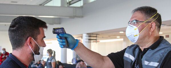 Control de ingreso en aeropuerto de Chile - Sputnik Mundo