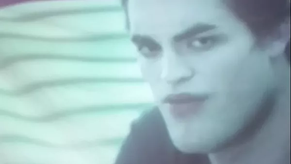 Esto es lo que pasa cuando ves 'Twilight' en una pantalla arrugada  - Sputnik Mundo
