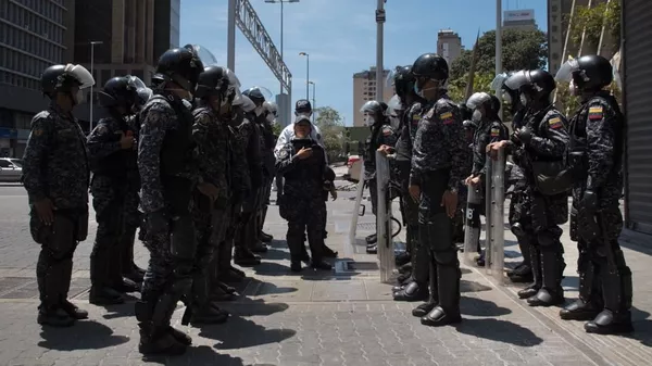Cuerpos de seguridad en el primer día de cuarentena en Venezuela - Sputnik Mundo
