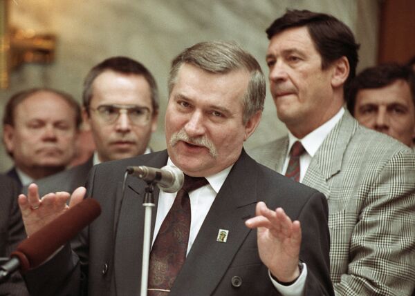 Relaciones de Polonia y Rusia, pasado dañado pero futuro posible Relaciones de Polonia y Rusia, pasado dañado pero futuro posible - Sputnik Mundo