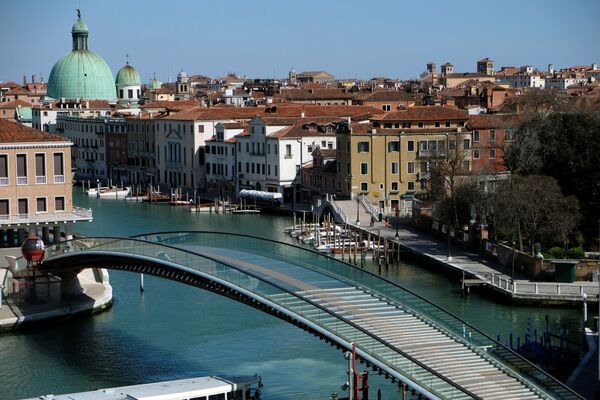 Cómo se han limpiado los canales de Venecia por el coronavirus

 - Sputnik Mundo