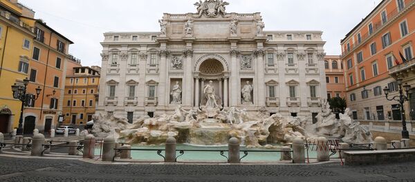 La Fontana de Trevi en Roma sin turistas - Sputnik Mundo
