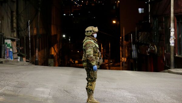 Un soldado boliviano en La Paz - Sputnik Mundo