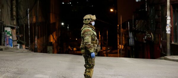 Un soldado boliviano en La Paz - Sputnik Mundo