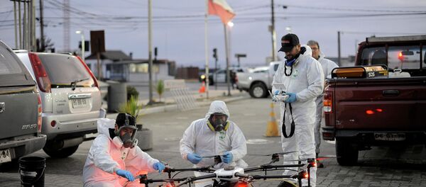 Desinfección de las calles en Chile Desinfección de las calles en Chile - Sputnik Mundo