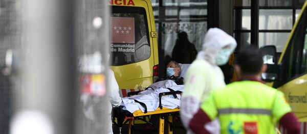 Un enfermo llega a las urgencias de Madrid - Sputnik Mundo