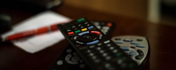 Mando de la televisión - Sputnik Mundo