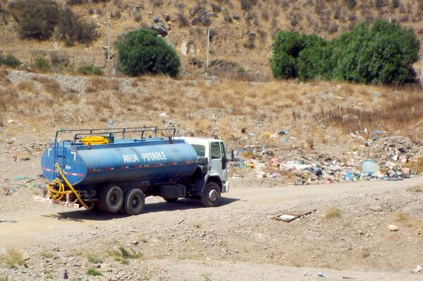 El coronavirus y la crisis del agua en Chile: 400.000 familias en peligro - Sputnik Mundo
