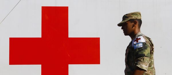 Militar argentino prestando servicio en un hospital móvil en Argentina - Sputnik Mundo