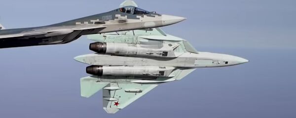 Los pilotos rusos llevan al límite los cazas Su-57  - Sputnik Mundo