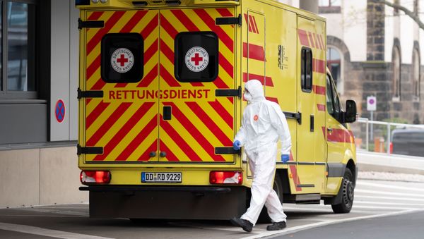 Una ambulancia italiana Una ambulancia italiana - Sputnik Mundo