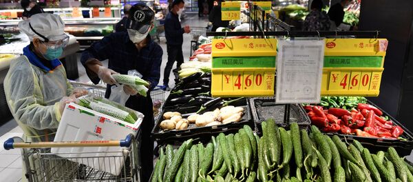 Un supermercado en Wuhan, China - Sputnik Mundo