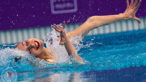 Alisa Ozhogina en competición - Sputnik Mundo