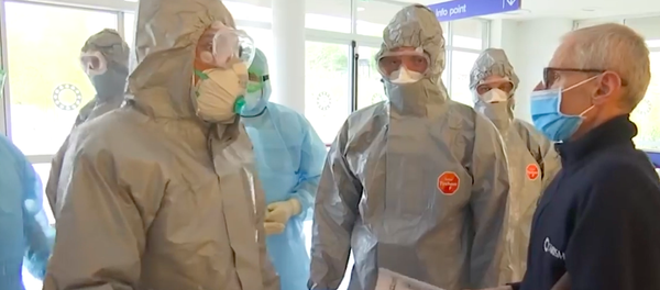 Militares rusos ayudan a los italianos a combatir el COVID-19 en Bérgamo - Sputnik Mundo