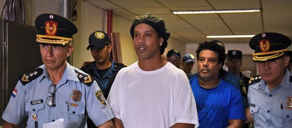 Ronaldinho, exfutbolista brasileño - Sputnik Mundo
