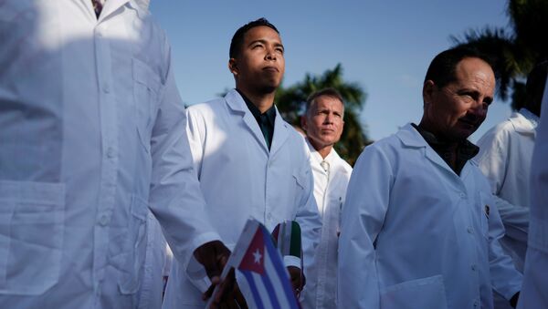 Médicos cubanos - Sputnik Mundo