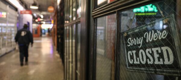 Una tienda cerrada en EEUU durante el brote de coronavirus - Sputnik Mundo