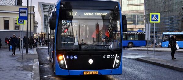 Un autobús en Moscú - Sputnik Mundo