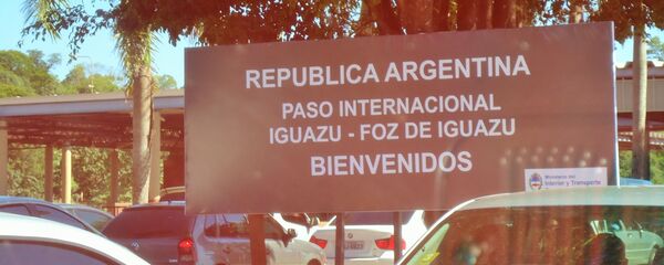 Paso fronterizo entre Argentina y Brasil - Sputnik Mundo