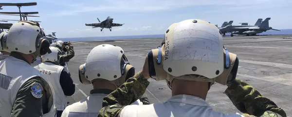Ejercicios navales sobre el USS Theodore Roosevelt (archivo) Ejercicios navales sobre el USS Theodore Roosevelt (archivo) - Sputnik Mundo