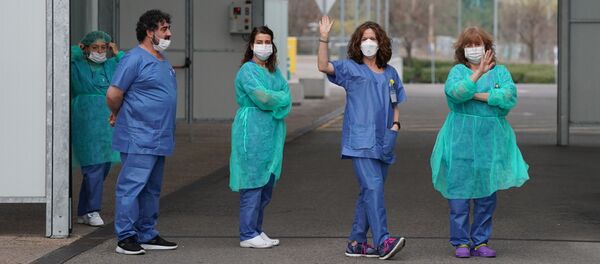 Sanitarios españoles - Sputnik Mundo