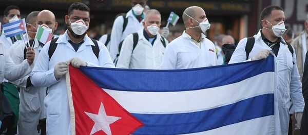 Médicos cubanos en Italia - Sputnik Mundo