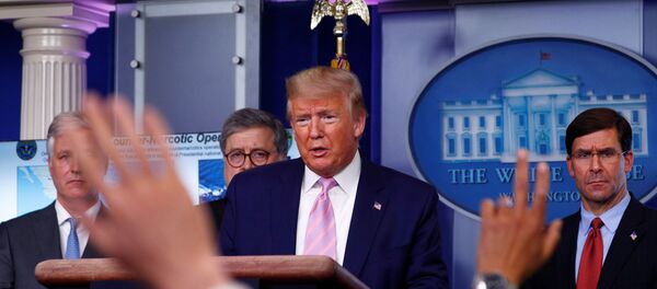 Donald Trump, presidente de EEUU, respondiendo a las preguntas sobre Venezuela durante la rueda de prensa - Sputnik Mundo