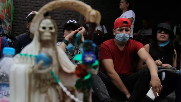 Mexicanos, creyentes de la Santa Muerte, en las mascarillas (imagen referencial)