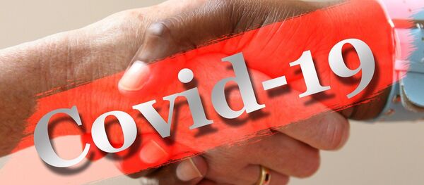 Apretón de manos durante el brote de coronavirus - Sputnik Mundo