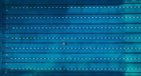 La foto 'Piscina abierta', de un fotógrafo ruso, presentada en el concurso The World's Best Photos of #Water2020. - Sputnik Mundo