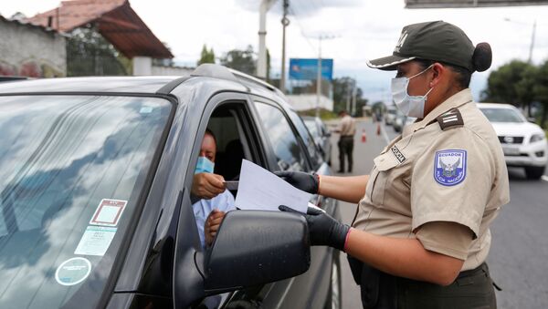 Una policía en Quito, Ecuador - Sputnik Mundo