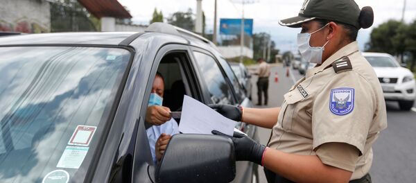 Una policía en Quito, Ecuador - Sputnik Mundo