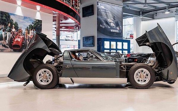 Lamborghini Miura SV - Sputnik Mundo