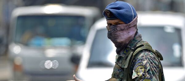 Un militar en Guayaquil, Ecuador - Sputnik Mundo