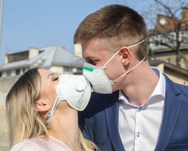 El amor en los tiempos del COVID-19: así son las bodas en medio a la pandemia

 - Sputnik Mundo