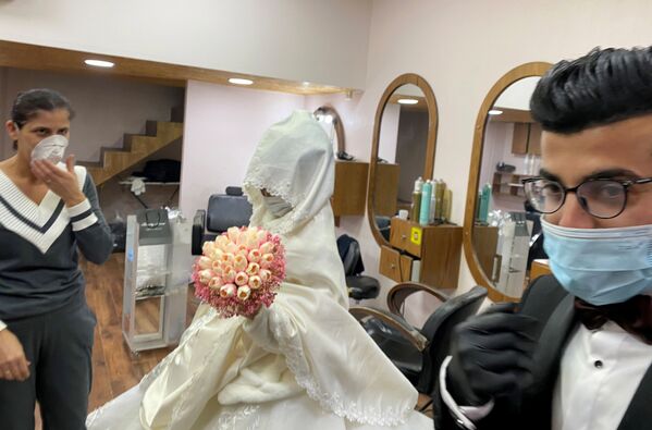 El amor en los tiempos del COVID-19: así son las bodas en medio a la pandemia

 - Sputnik Mundo