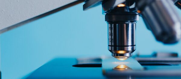 Un microscopio (archivo) - Sputnik Mundo