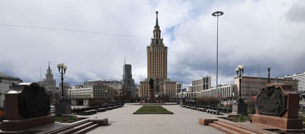 La plaza Komsolmólskaia de Moscú - Sputnik Mundo